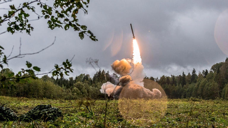 Rússia coloca mísseis Iskander na fronteira com a Finlândia